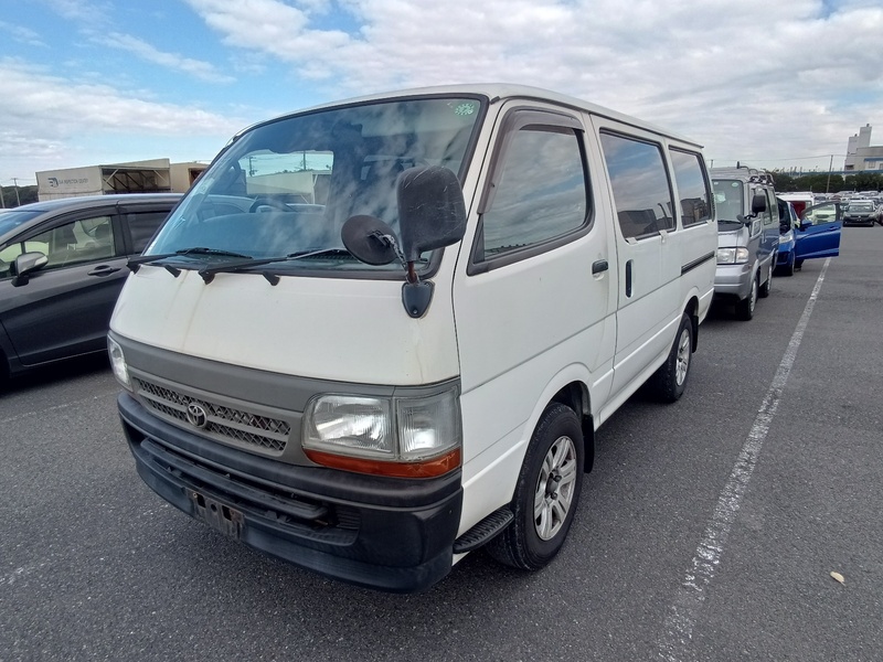 TOYOTA HIACE