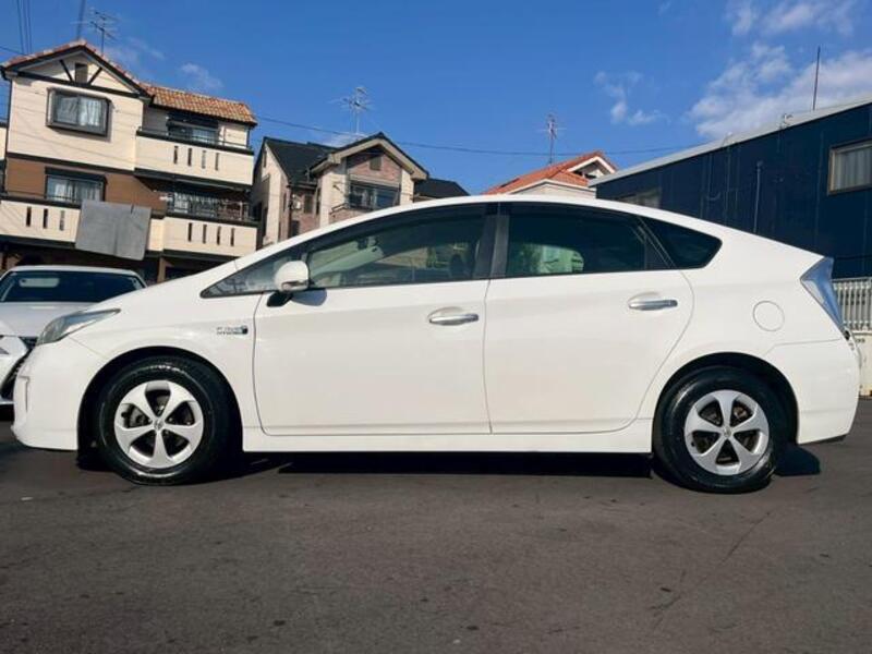 PRIUS PHV