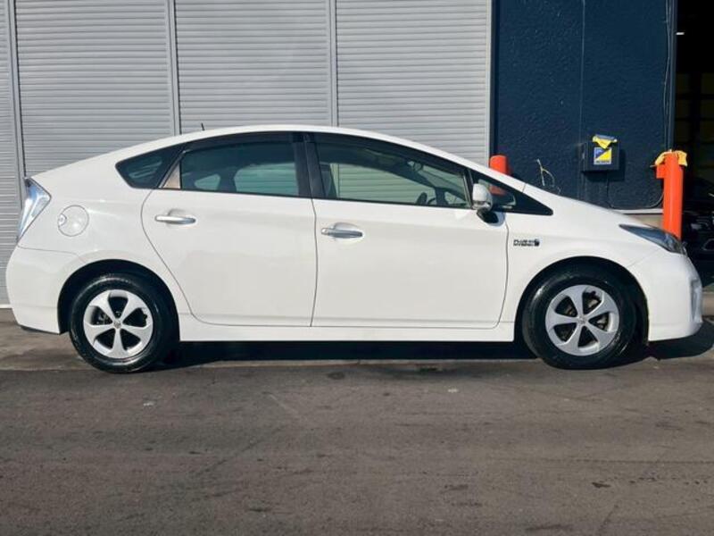 PRIUS PHV