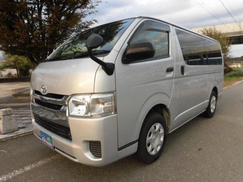TOYOTA Regiusace Van