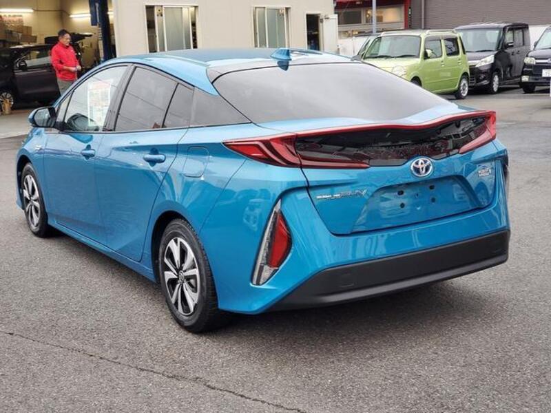 PRIUS PHV