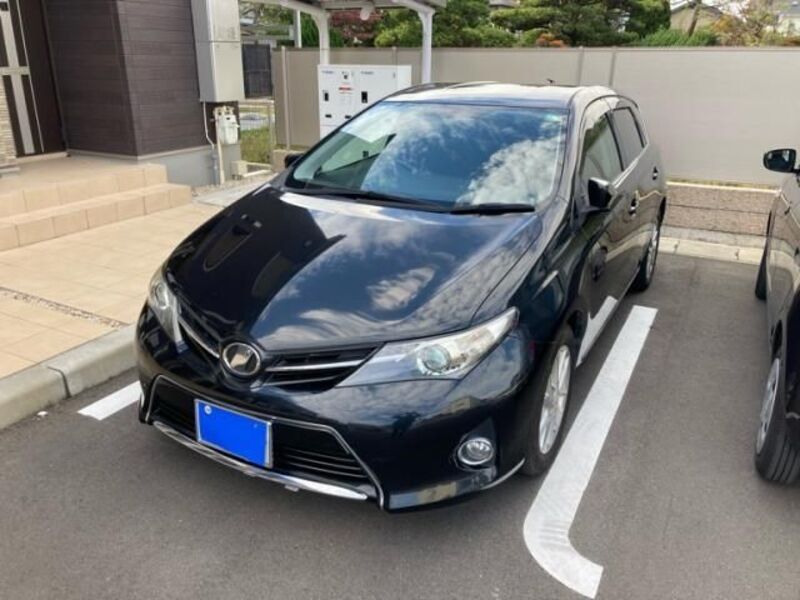 TOYOTA AURIS