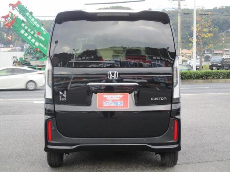 N BOX CUSTOM