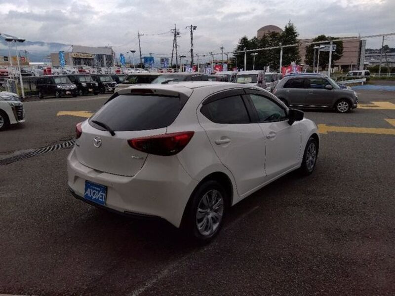 MAZDA2