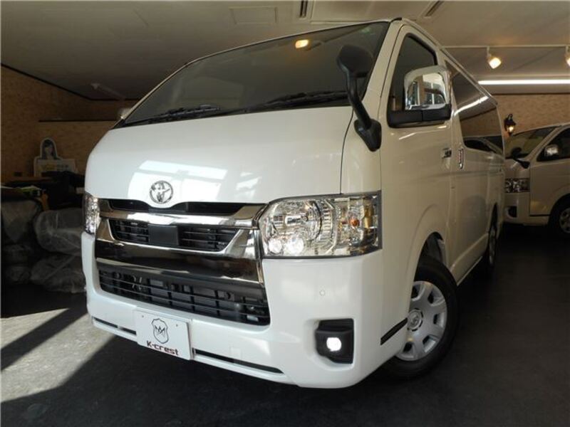 TOYOTA HIACE