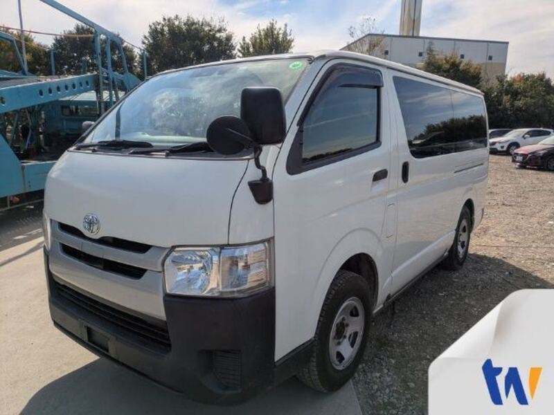 TOYOTA HIACE