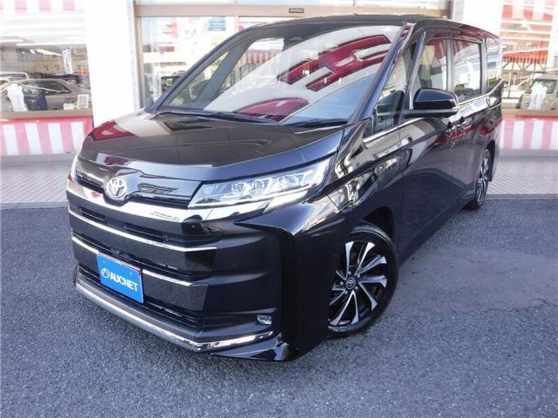 TOYOTA NOAH