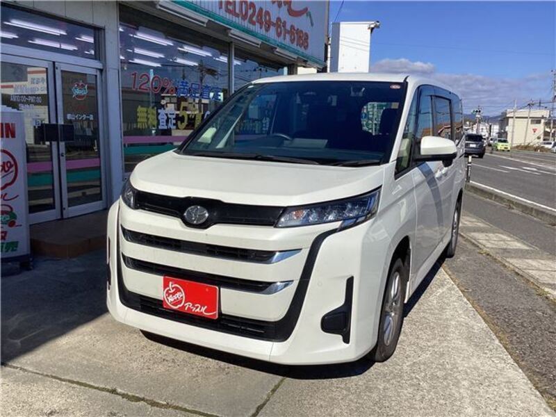 TOYOTA NOAH