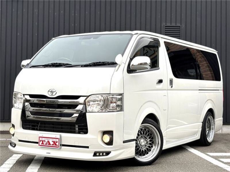 TOYOTA HIACE