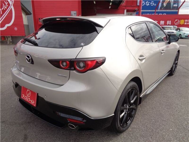 MAZDA3