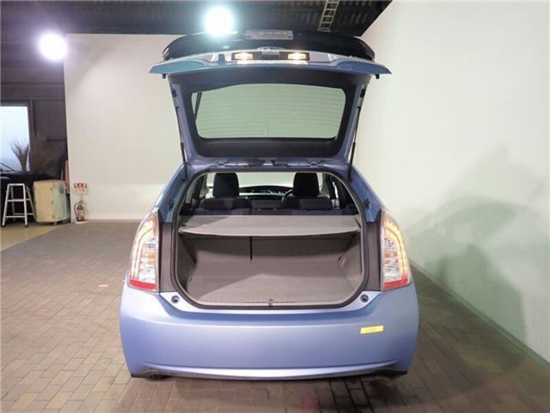 PRIUS PHV