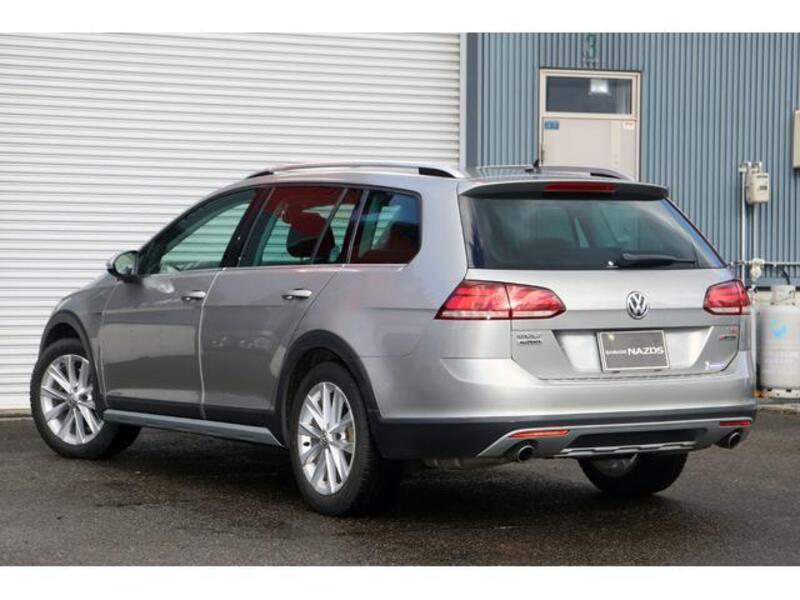 GOLF ALLTRACK