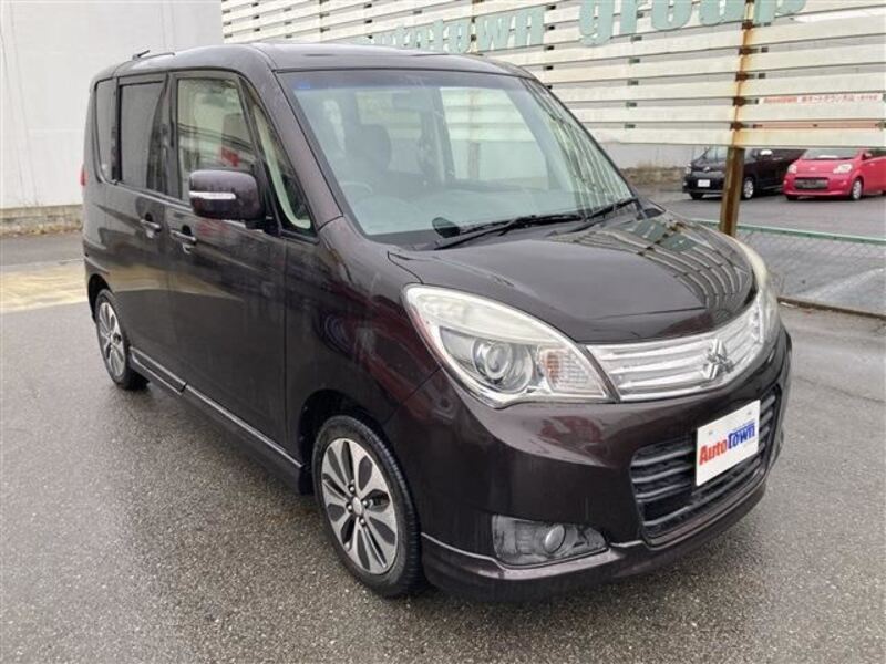 MITSUBISHI DELICA D2