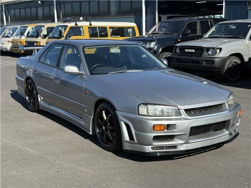NISSAN SKYLINE