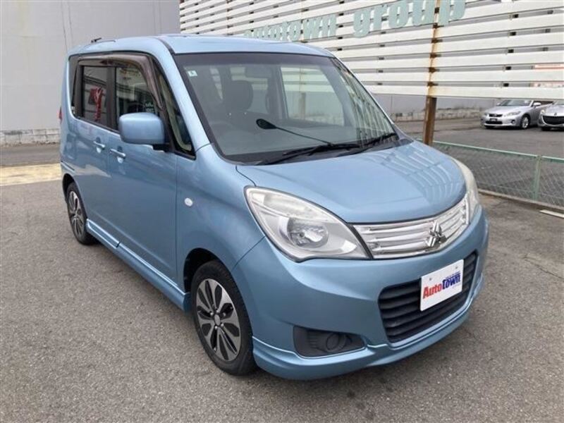 MITSUBISHI DELICA D2