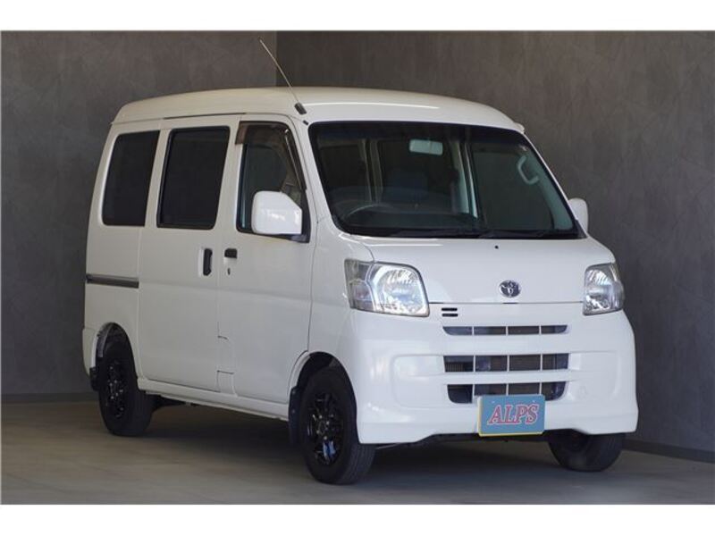 TOYOTA PIXIS VAN