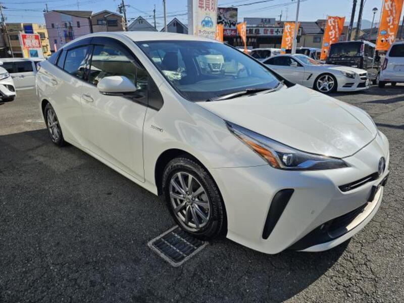 TOYOTA PRIUS