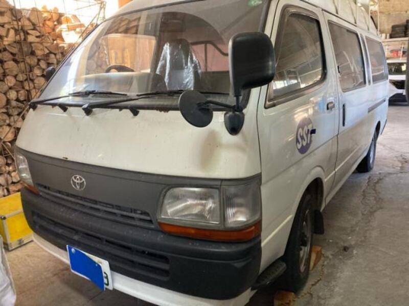 TOYOTA HIACE VAN