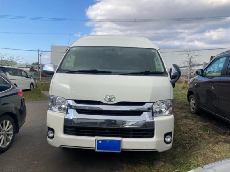 TOYOTA HIACE VAN