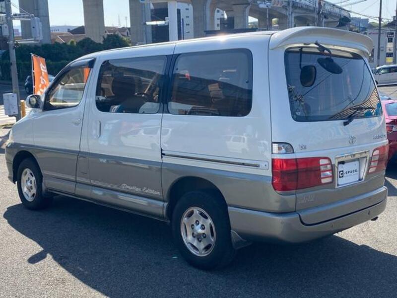 GRAND HIACE