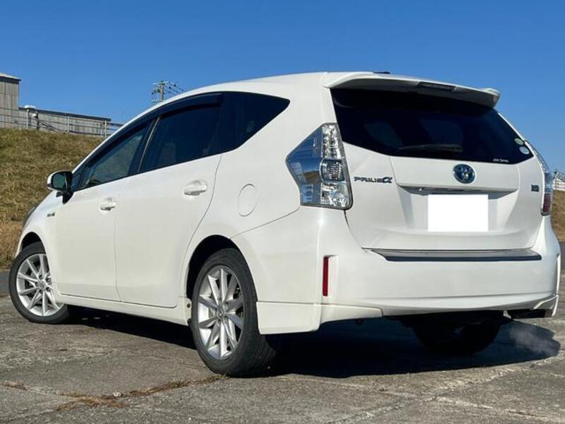 PRIUS ALPHA