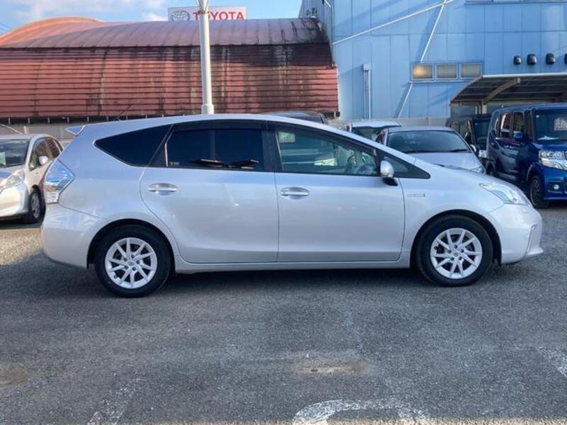 PRIUS ALPHA