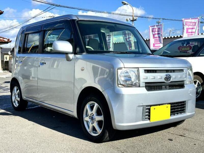 TOYOTA PIXIS SPACE