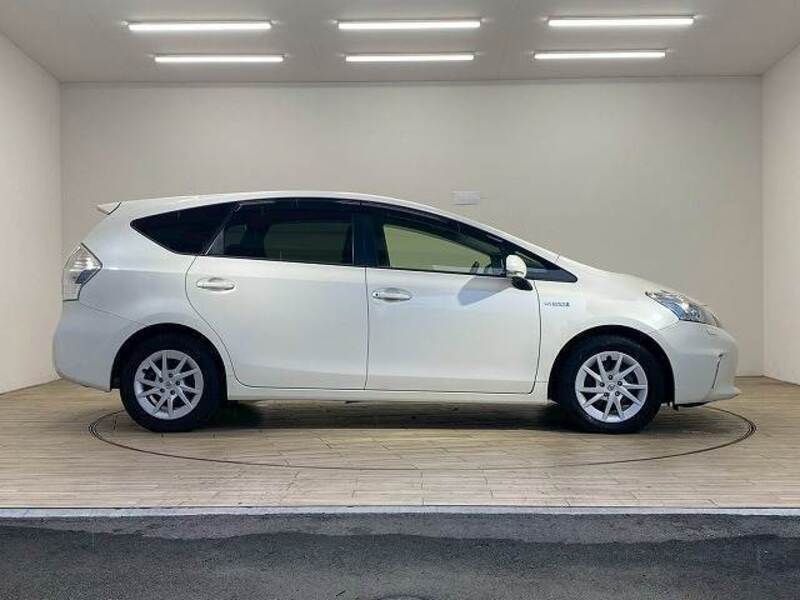 PRIUS ALPHA