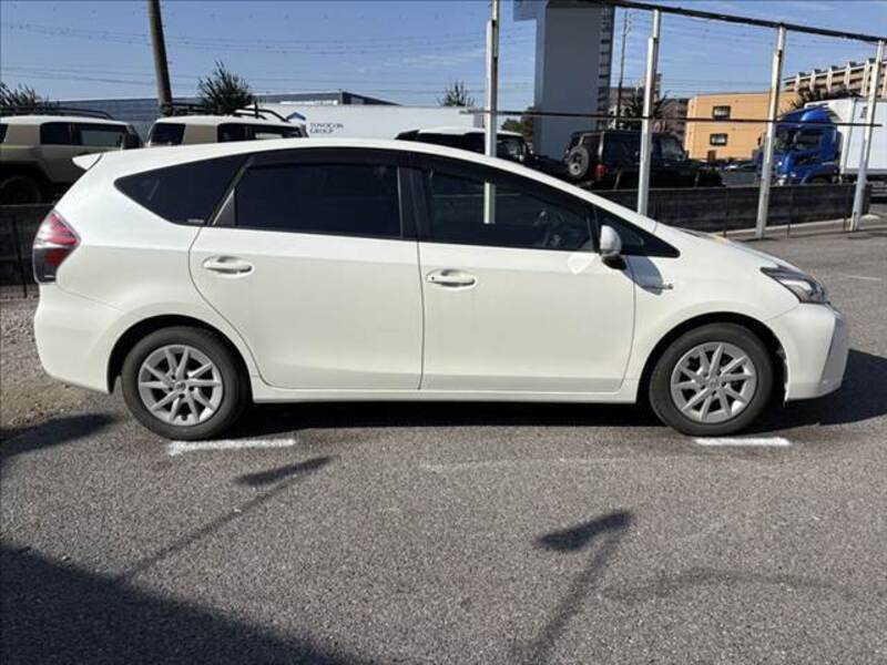 PRIUS ALPHA