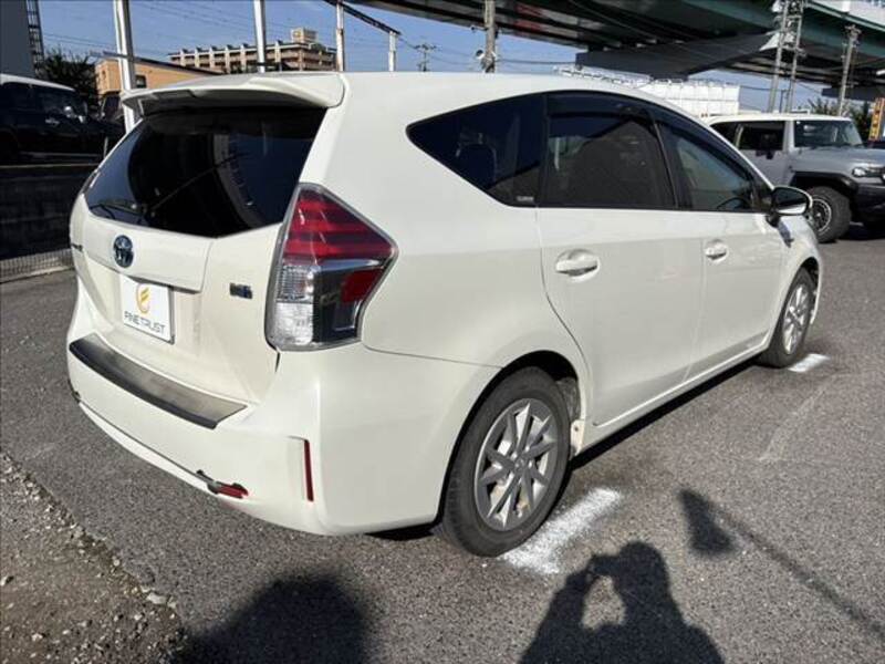 PRIUS ALPHA