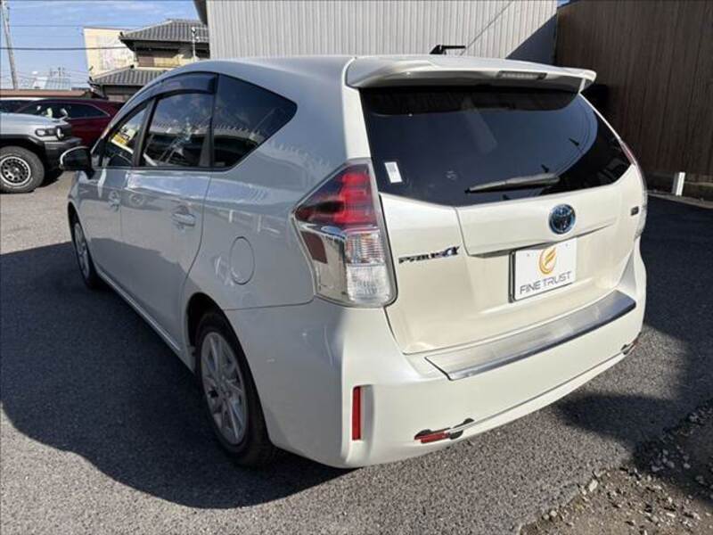 PRIUS ALPHA