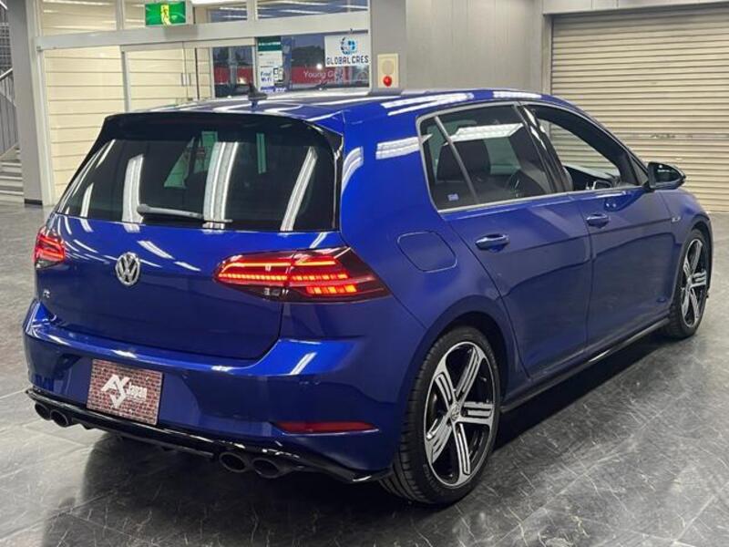GOLF R
