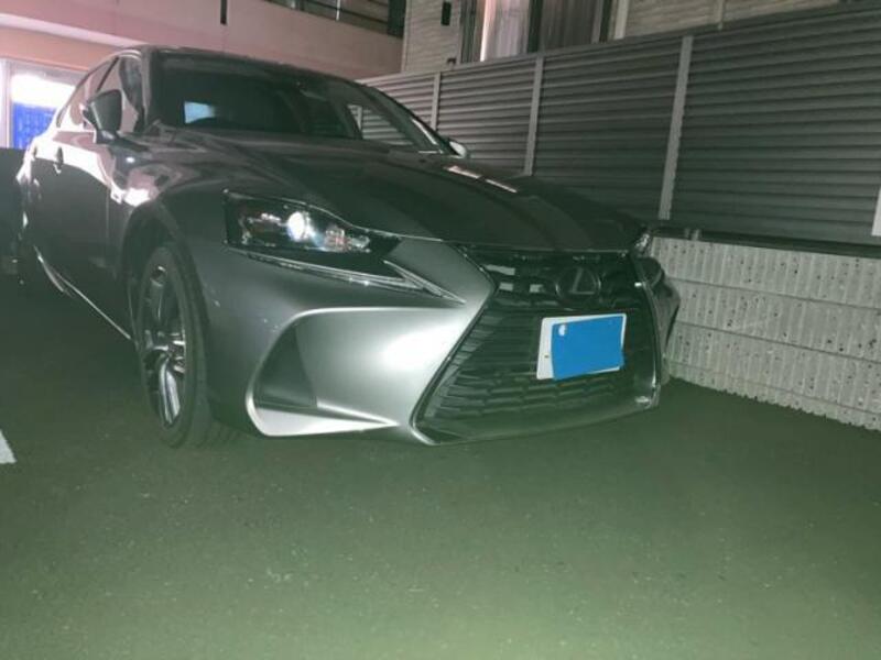 LEXUS IS