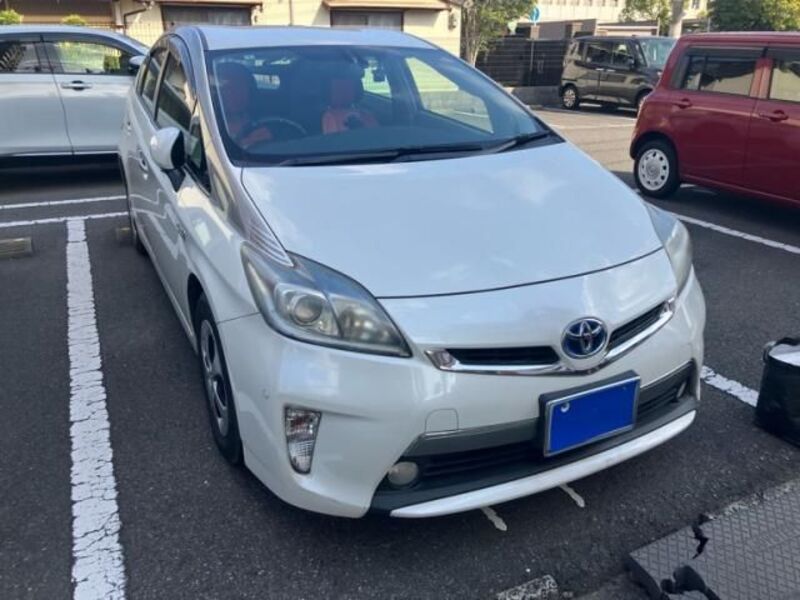 TOYOTA PRIUS PHV