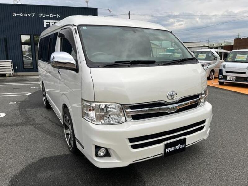 TOYOTA HIACE WAGON