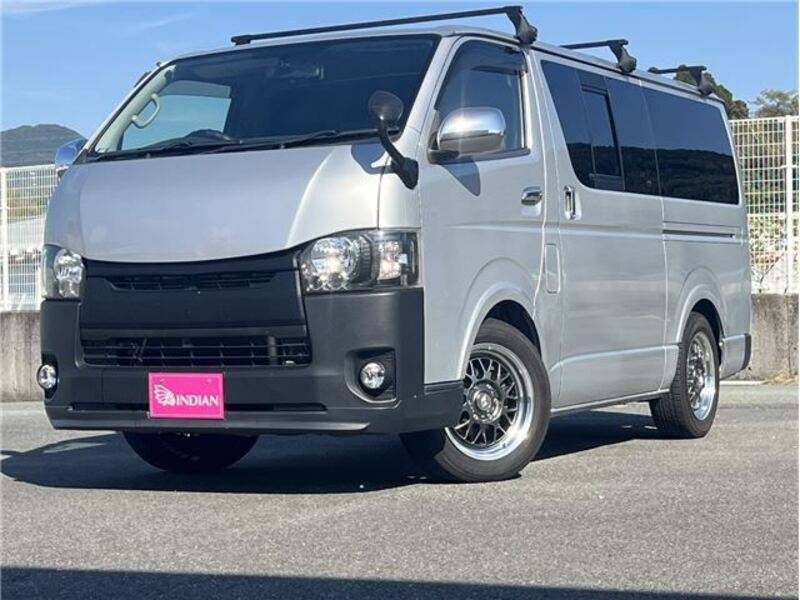 TOYOTA HIACE