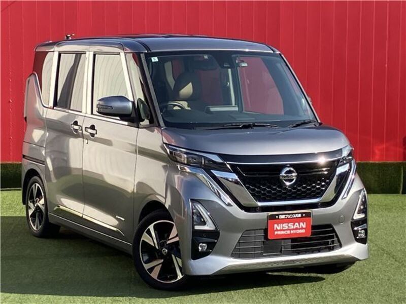 NISSAN ROOX