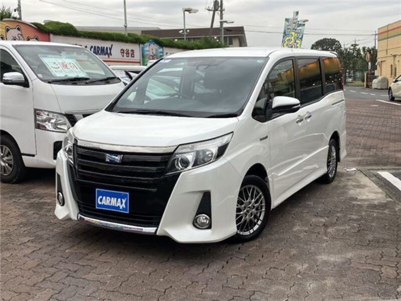 TOYOTA NOAH