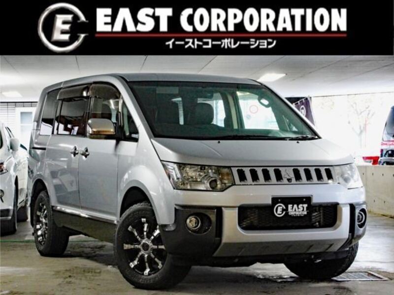 MITSUBISHI DELICA D5