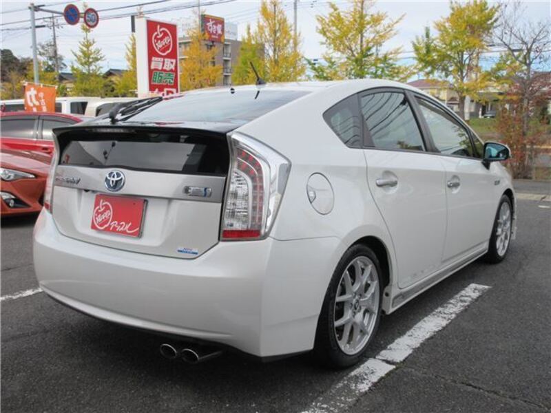 PRIUS PHV