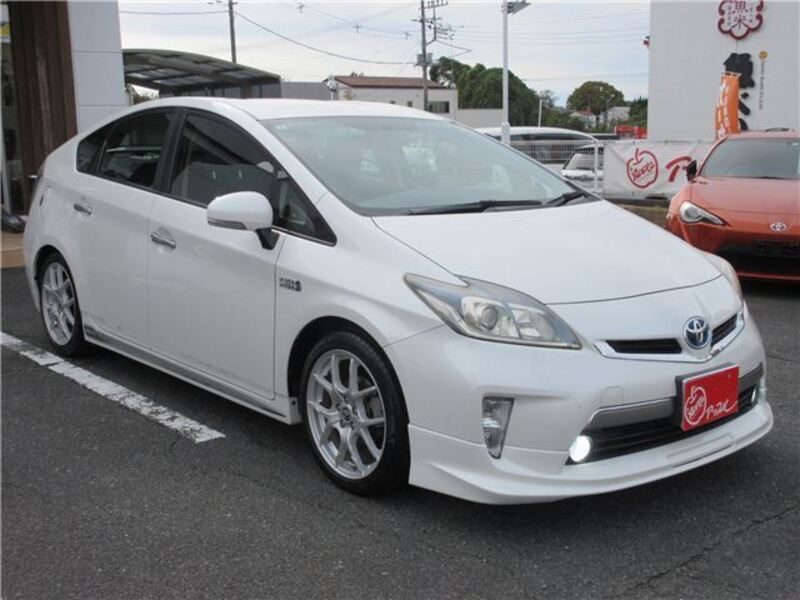 PRIUS PHV