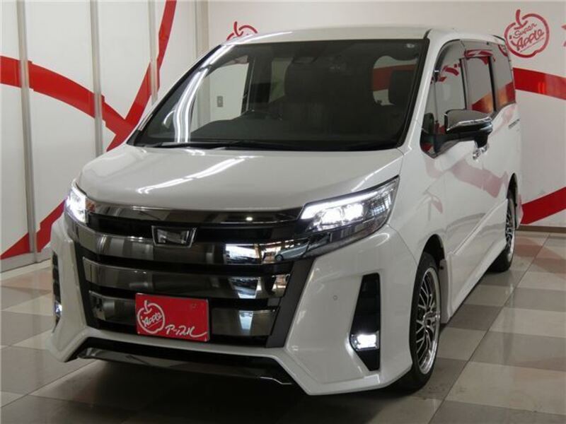 TOYOTA NOAH