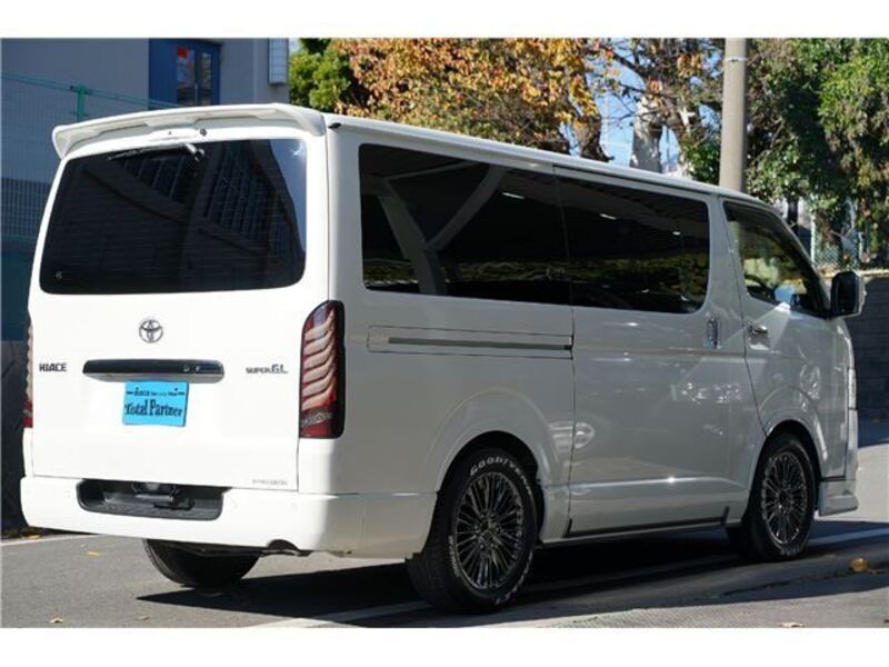 HIACE VAN