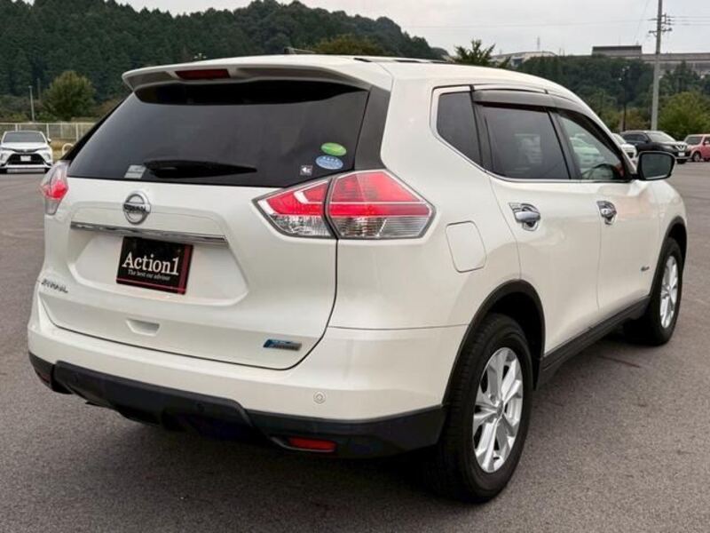 X-TRAIL