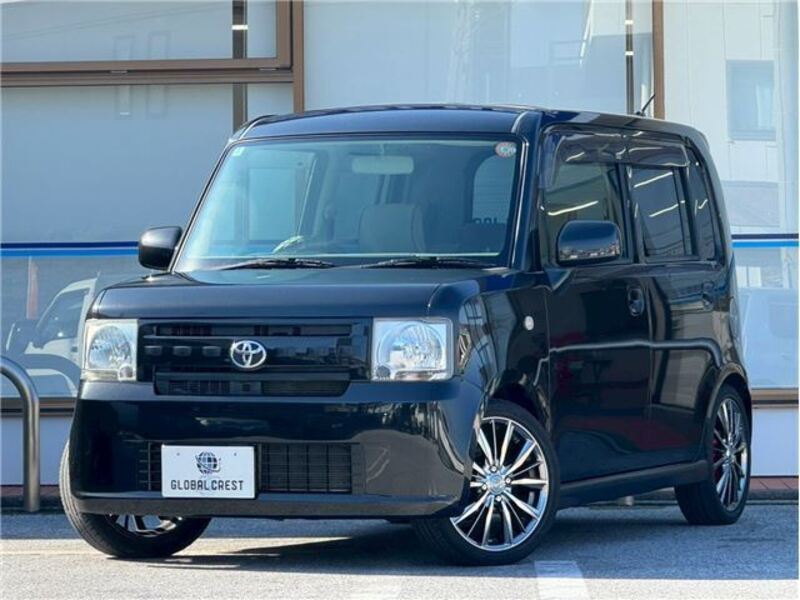 TOYOTA PIXIS SPACE