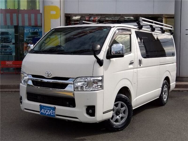 TOYOTA HIACE VAN