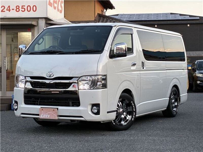 TOYOTA HIACE