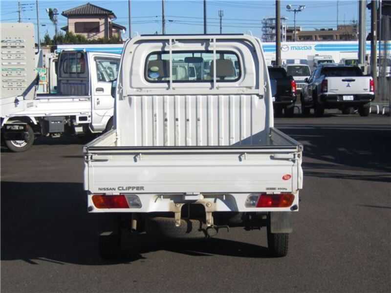 CLIPPER TRUCK