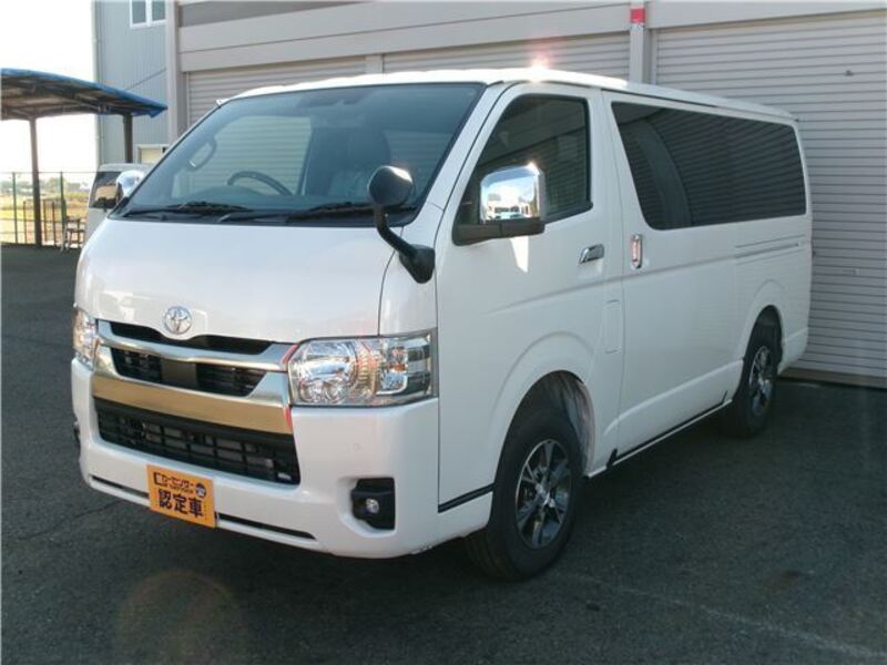 TOYOTA HIACE