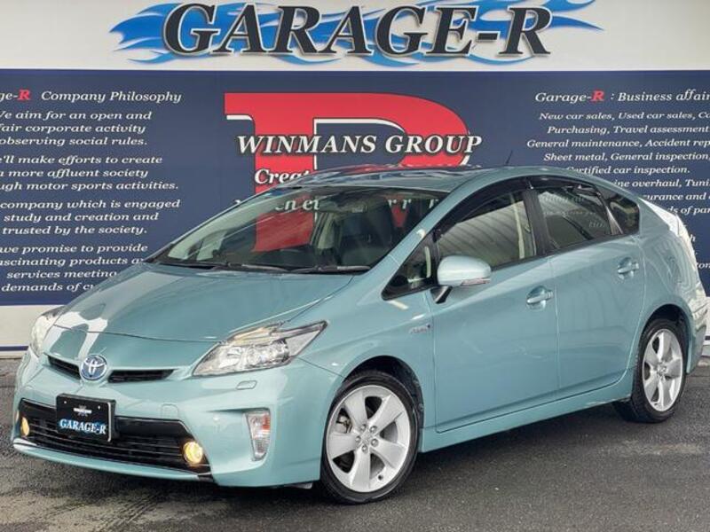TOYOTA PRIUS